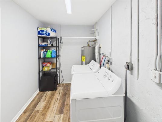 Interior, Washer, Wood Texture Flooring