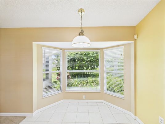 Empty room, Interior, Pendant Lights