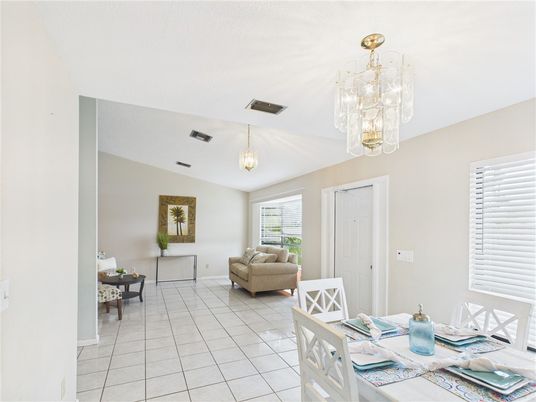 Chandelier, Dining room, Interior, Pendant Lights