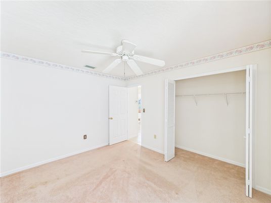 Empty room, Interior, Walk-in Closets