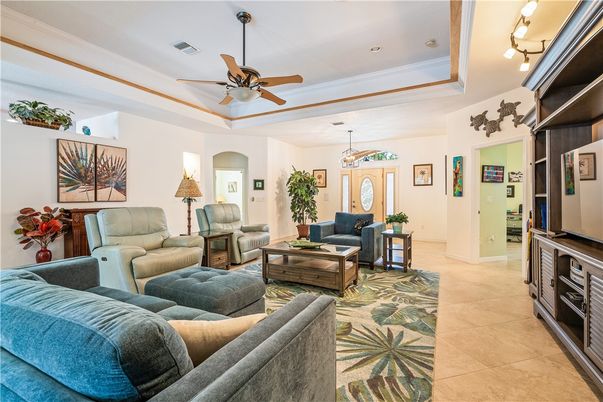 Interior, Living room, Pendant Lights, Recessed Lighting
