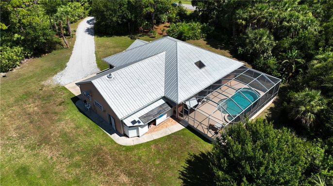 Exterior, Drone