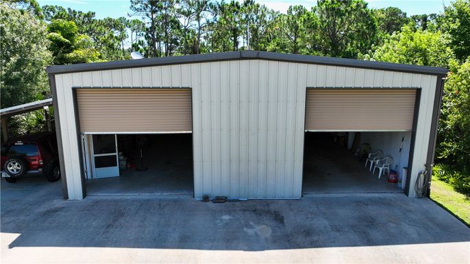 Detached Garage, Exterior