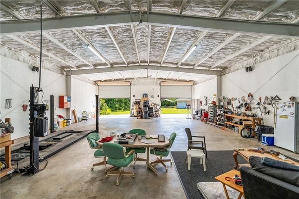 Garage, Interior