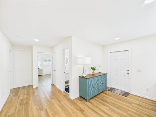 Interior, Recessed Lighting, Wood Texture Flooring