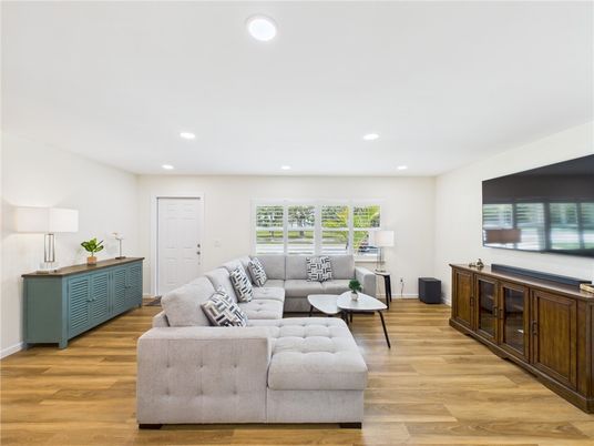 Interior, Living room, Recessed Lighting, Wood Texture Flooring
