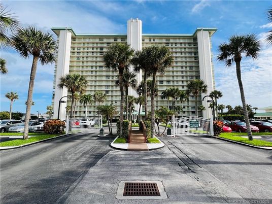 Exterior, Facade, Condo Building