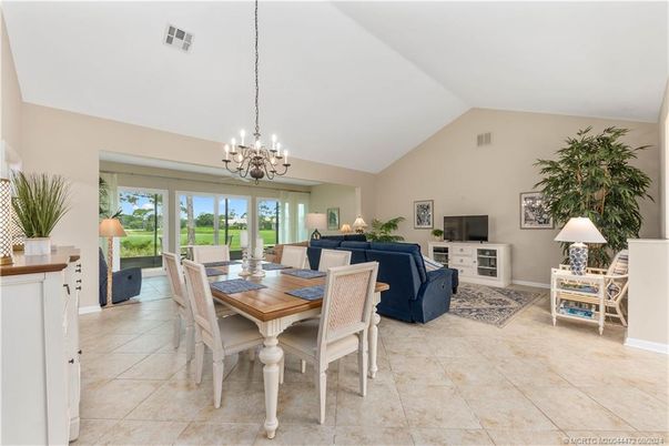 Chandelier, Dining room, Interior, Living room
