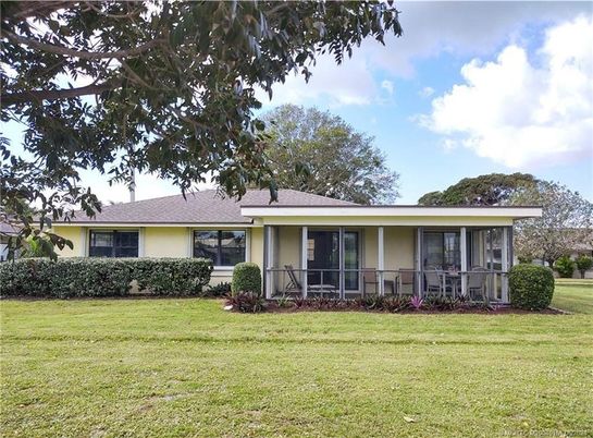 Backyard, Exterior, Facade, Ranch