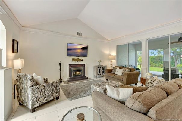 Fireplace, Interior, Living room