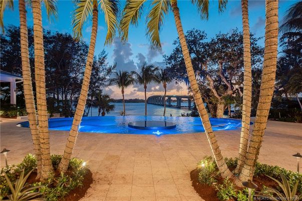 Exterior, Pool, Water
