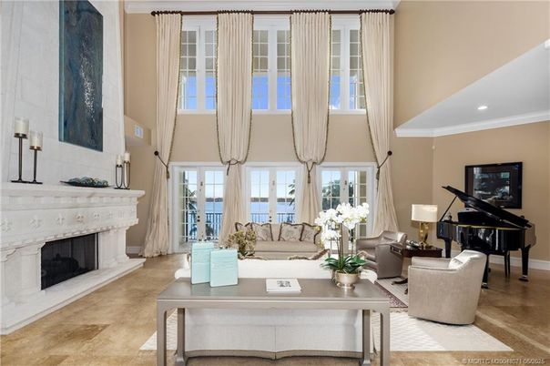 Fireplace, Interior, Living room, Piano, Recessed Lighting