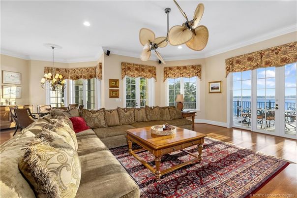 Chandelier, Dining room, Interior, Living room, Recessed Lighting, Wood Texture Flooring