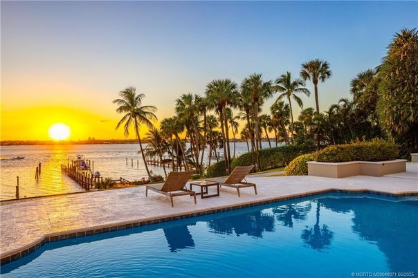 Exterior, Lake, Pool, Water