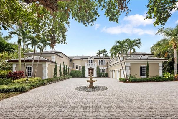 Backyard, Exterior, Facade, French Provincial
