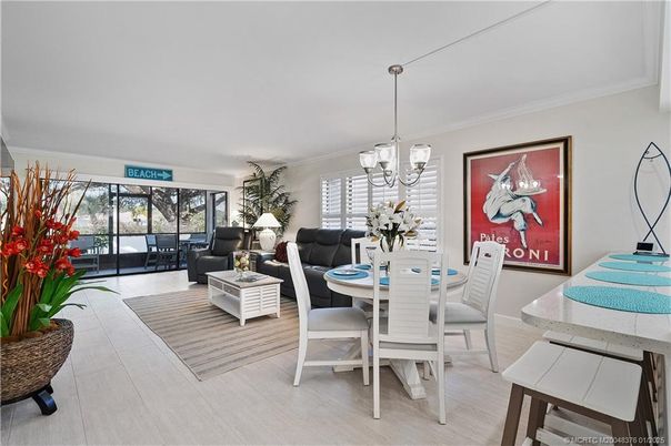 Chandelier, Dining room, Interior, Living room, Wood Texture Flooring