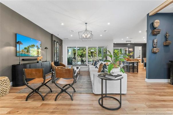 Chandelier, Dining room, Interior, Living room, Pendant Lights, Recessed Lighting, Wood Texture Flooring
