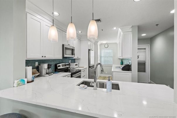 Interior, Kitchen, Pendant Lights, Recessed Lighting, Stainless Steel Appliances