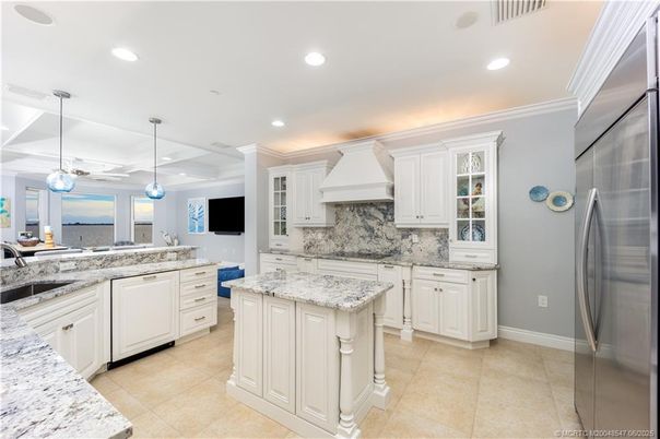 Interior, Kitchen, Pendant Lights, Recessed Lighting, Stainless Steel Appliances, Water