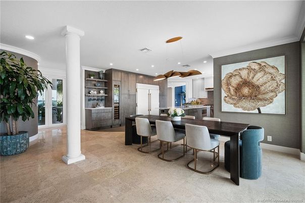 Dining room, Interior, Pendant Lights, Recessed Lighting