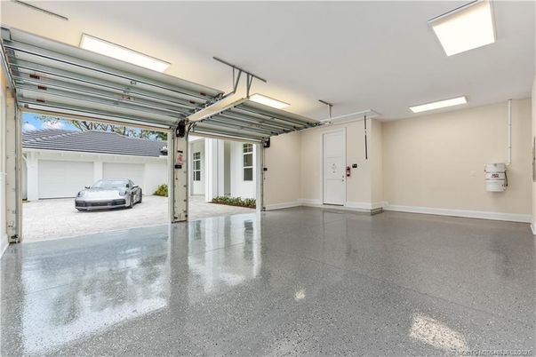 Garage, Interior