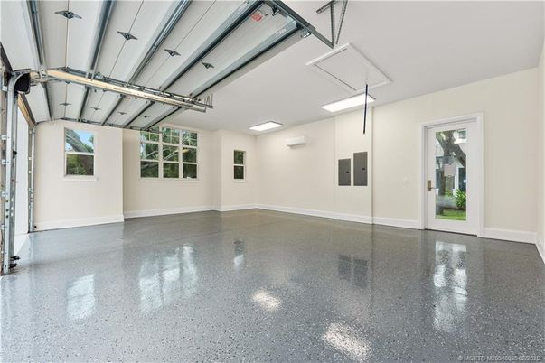 Garage, Interior