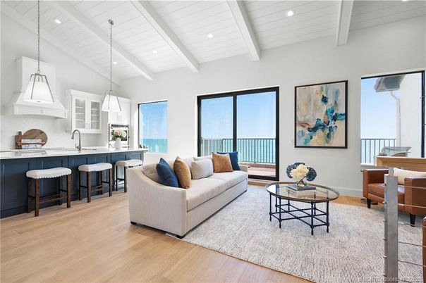 Interior, Kitchen, Living room, Pendant Lights, Recessed Lighting, Wood Texture Flooring
