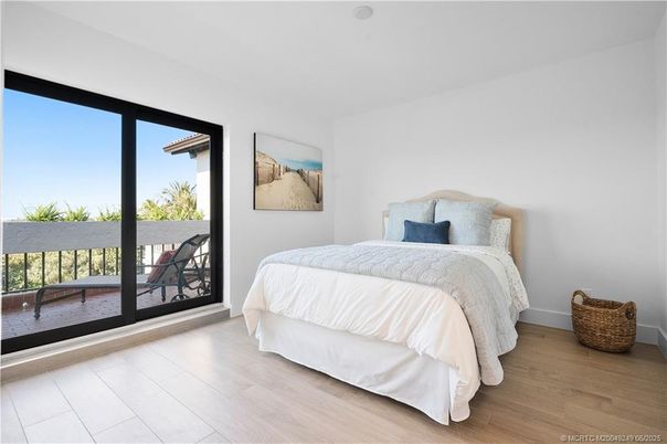 Bedroom, Interior, Water, Wood Texture Flooring