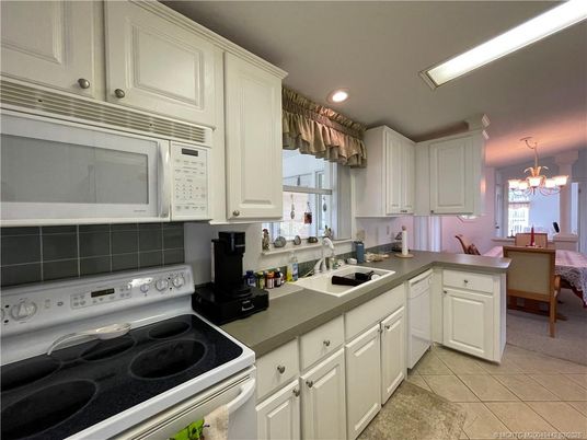Chandelier, Dining room, Interior, Kitchen, Recessed Lighting