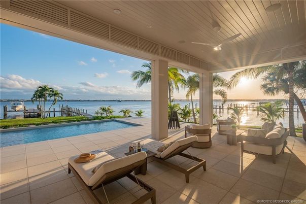 Exterior, Pool, Water
