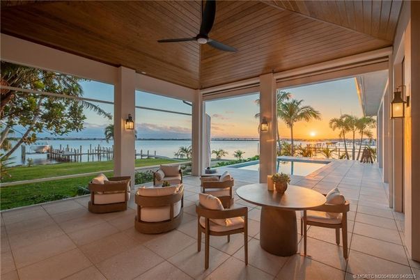 Interior, Sun Room, Water, Wooden Ceilings