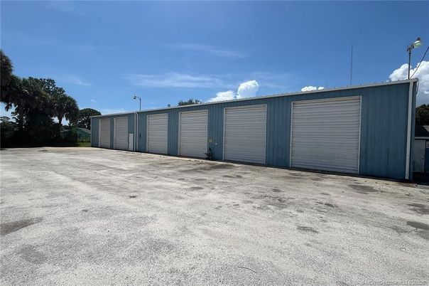 Detached Garage, Exterior
