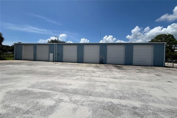 Detached Garage, Exterior