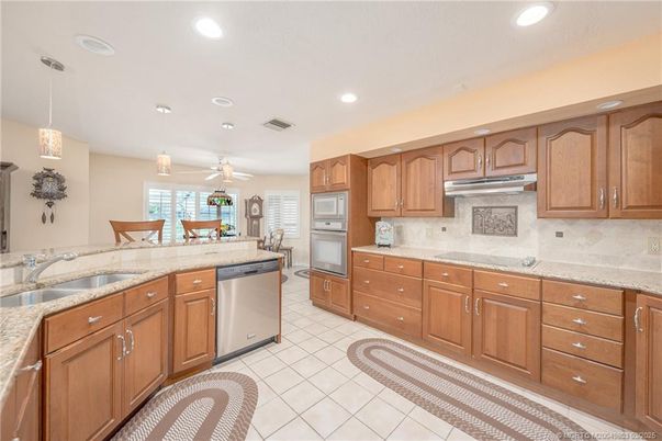 Dining room, Interior, Kitchen, Pendant Lights, Recessed Lighting