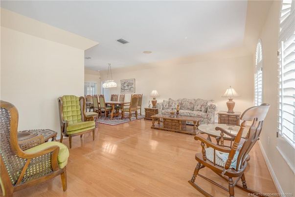 Chandelier, Dining room, Interior, Living room, Pendant Lights, Wood Texture Flooring