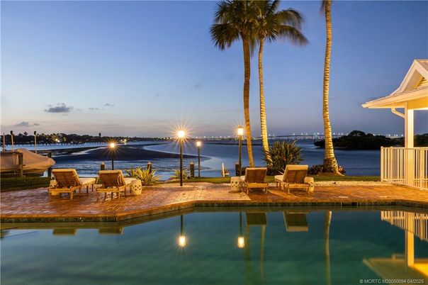 Exterior, Lake, Pool