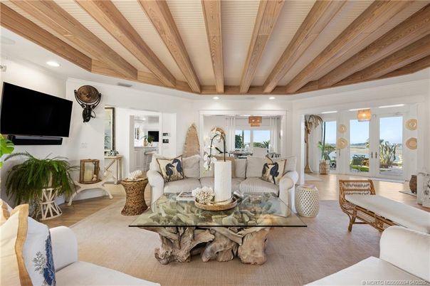 Dining room, Interior, Living room, Recessed Lighting, Wooden Beams, Wooden Ceilings, Wood Texture Flooring