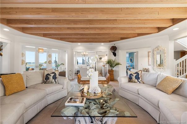 Dining room, Interior, Living room, Recessed Lighting, Wooden Beams, Wooden Ceilings, Wood Texture Flooring