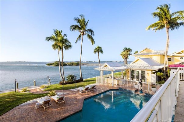 Exterior, Lake, Pool, Water