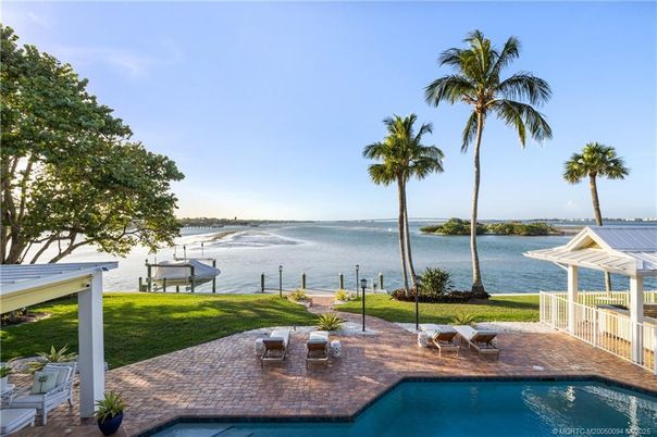 Exterior, Lake, Pool, Water