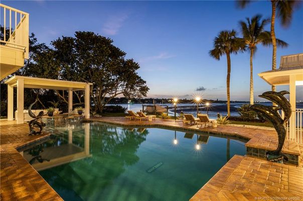 Exterior, Lake, Pool