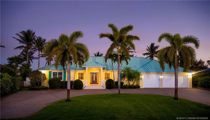 Attached, Backyard, Exterior, Facade, Ranch