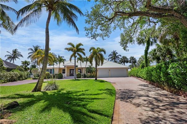 Backyard, Detached Garage, Exterior