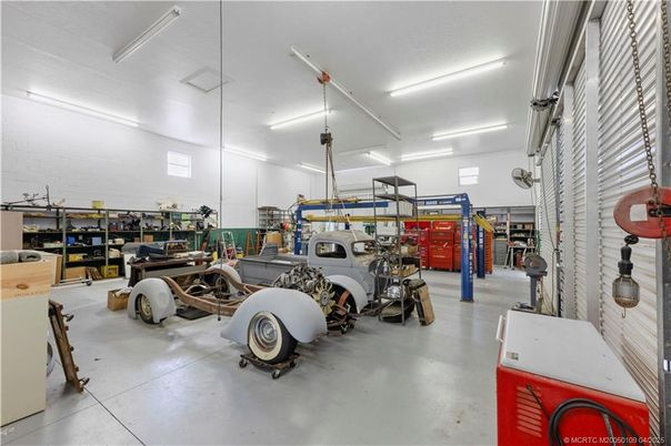 Garage, Interior