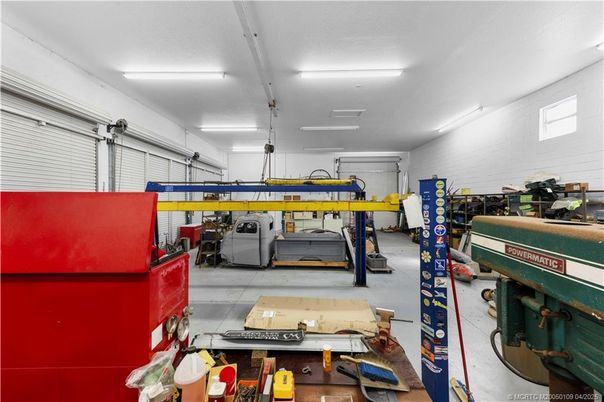 Garage, Interior