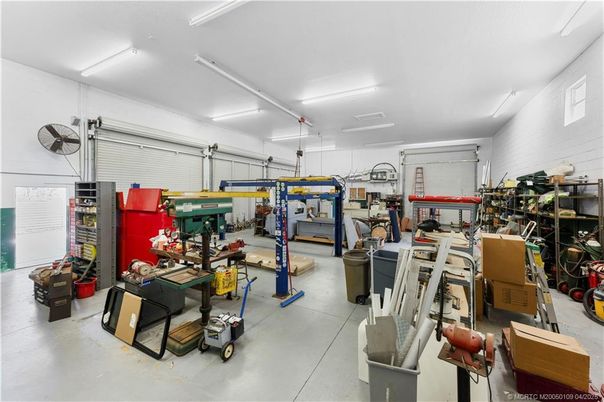 Garage, Interior