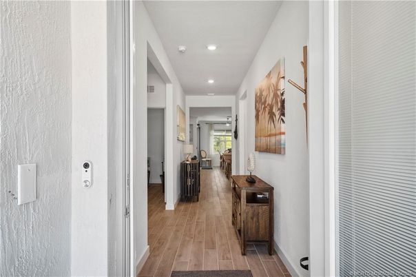 Interior, Recessed Lighting, Wood Texture Flooring