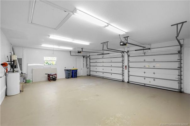 Garage, Interior