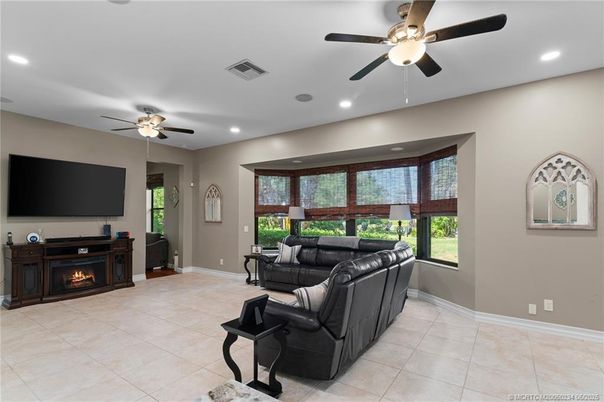 Fireplace, Interior, Living room, Recessed Lighting