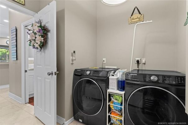 Interior, Washer